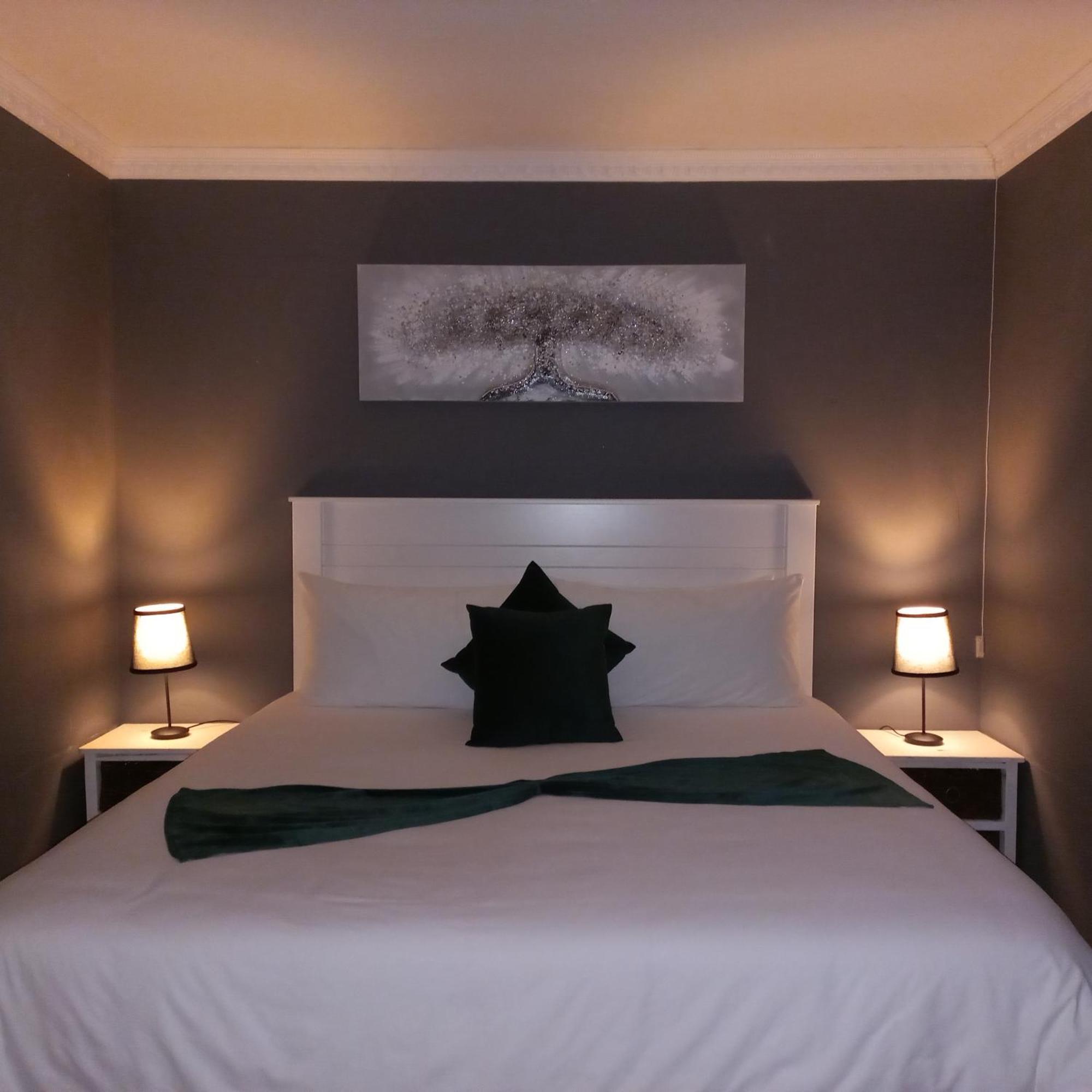 Eagle'S Nest B&B 昆斯敦 外观 照片